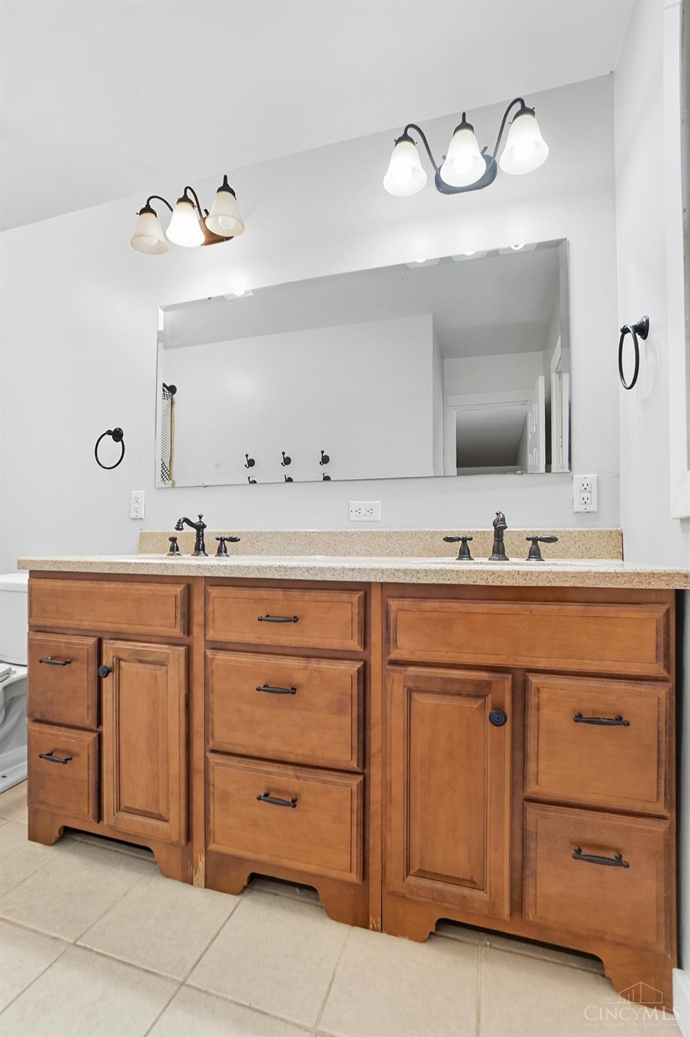 6303 West Fork Road Cincinnati, OH 45247 - Photo 27 of 49 Gallery Image 27
