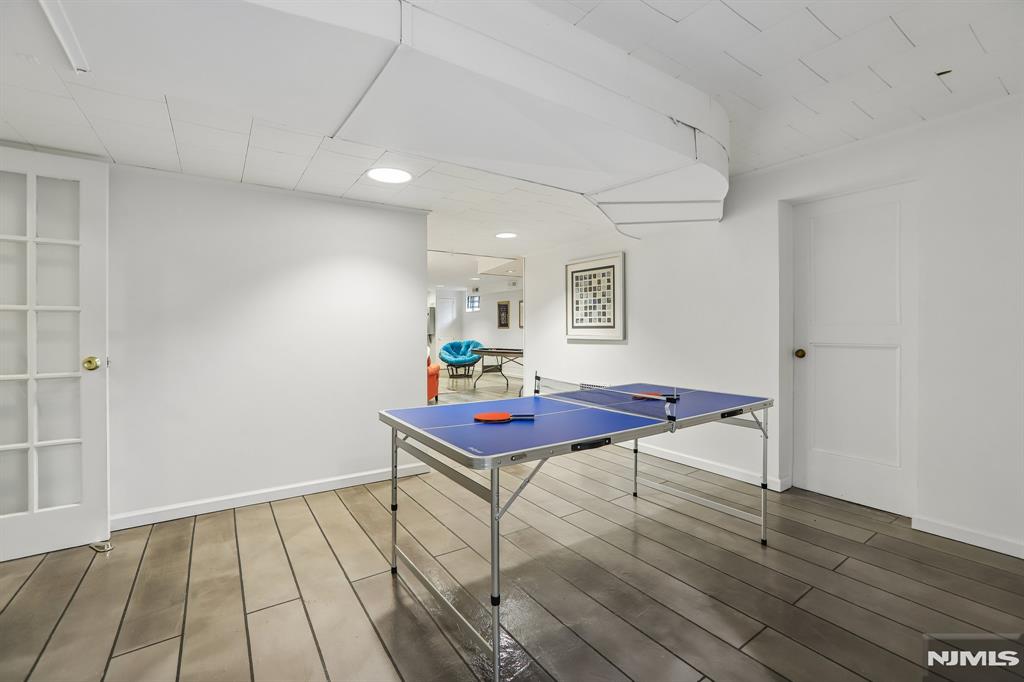 95 Yantacaw Brook Road Montclair, NJ 07043 - Photo 31 of 48