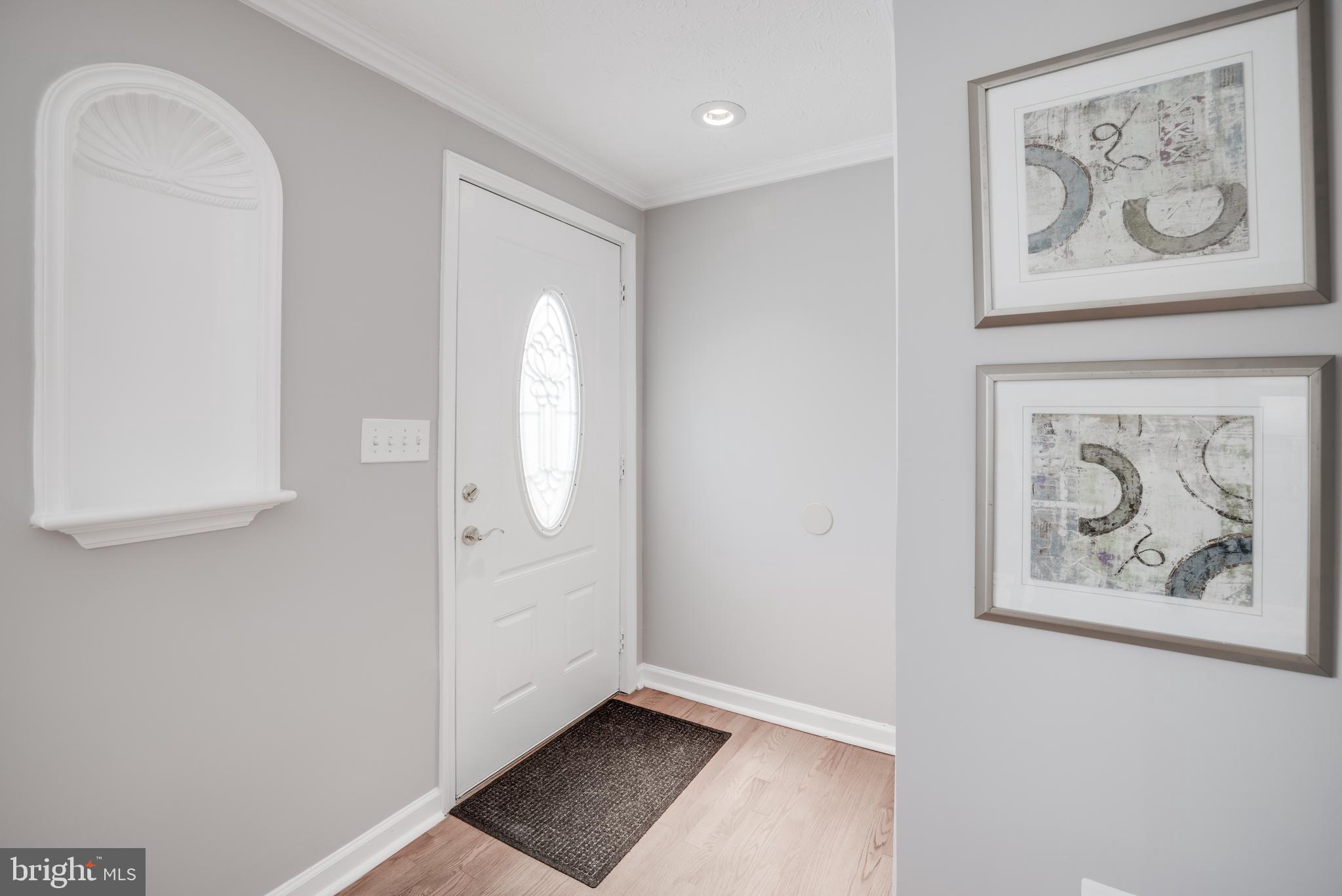 8466 Magic Tree Court Springfield, VA 22153 - Photo 4 of 35 Gallery Image 4