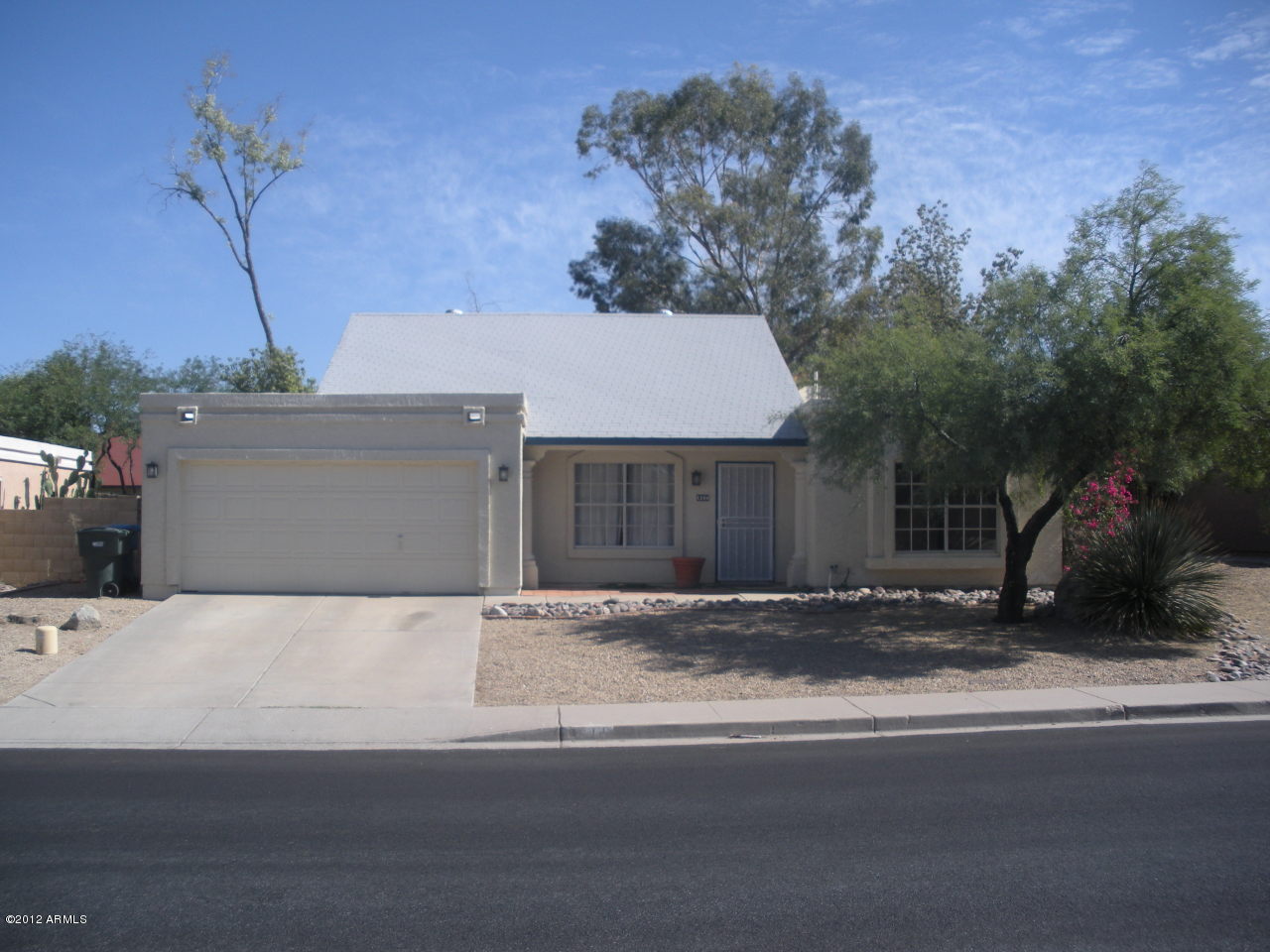 1244 East Utopia Road Phoenix, AZ 85024 - Photo 12 of 17 2 Car garage