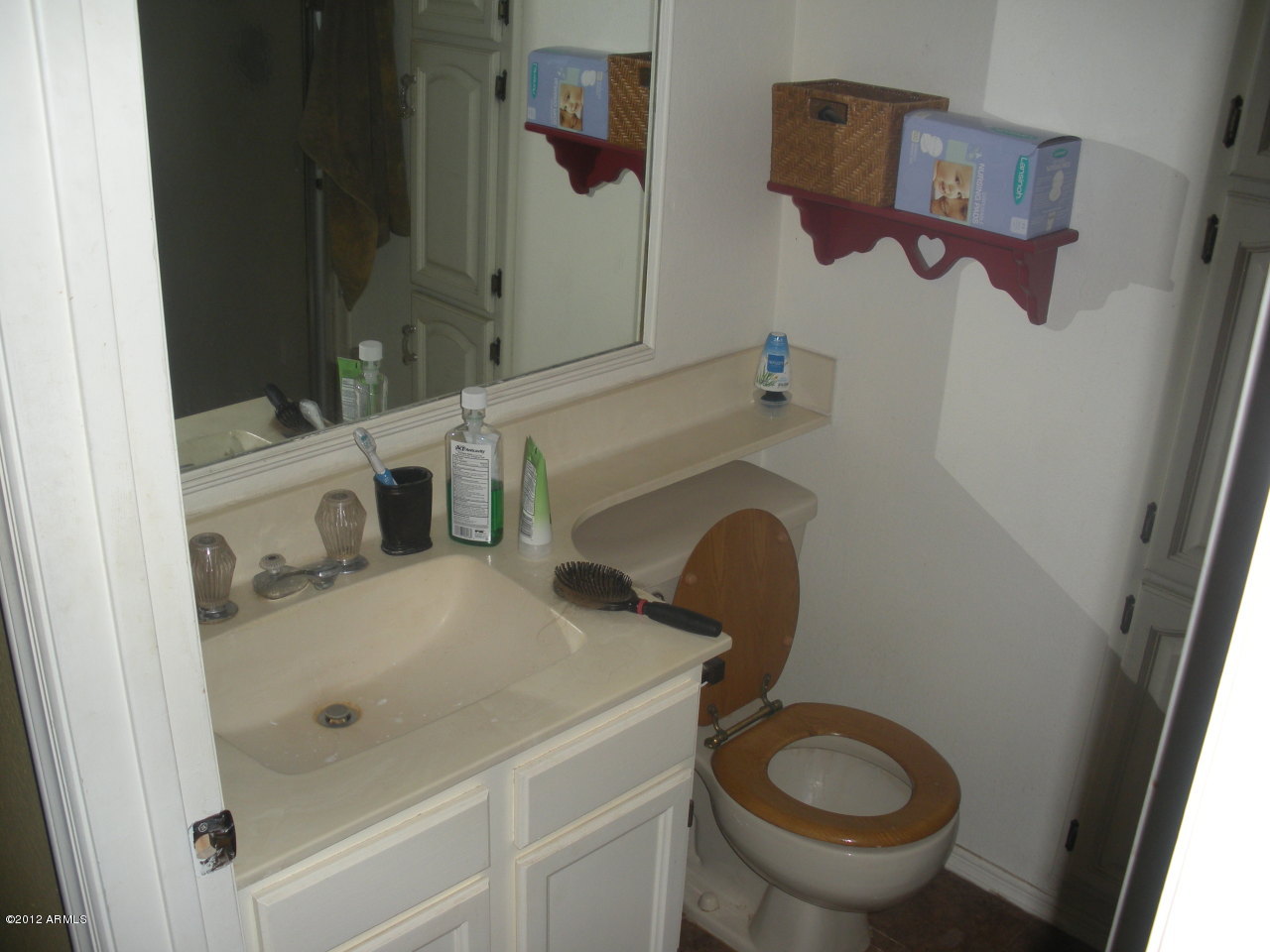 1244 East Utopia Road Phoenix, AZ 85024 - Photo 15 of 17 Guest bathroom