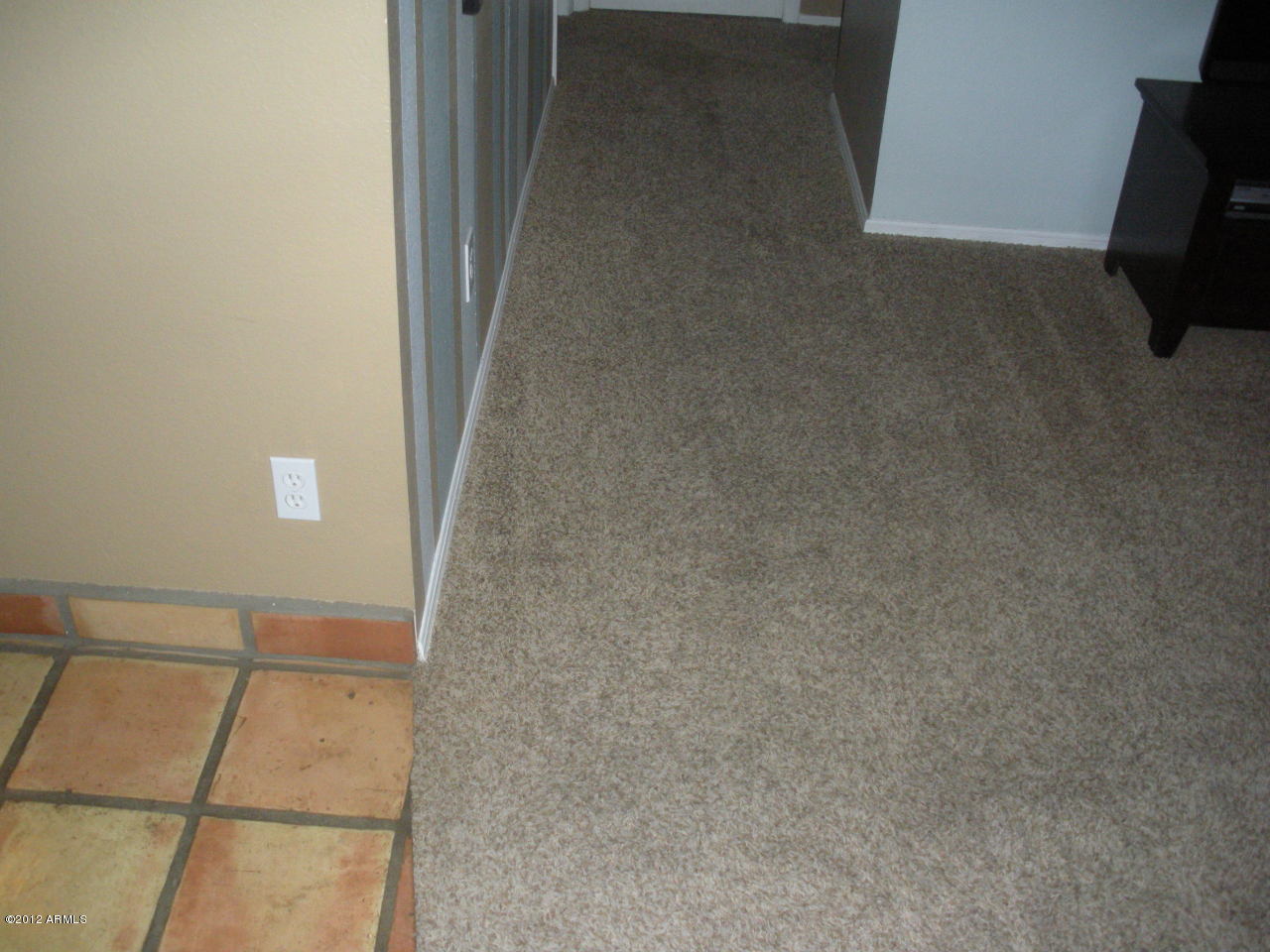 1244 East Utopia Road Phoenix, AZ 85024 - Photo 9 of 17 Hallway