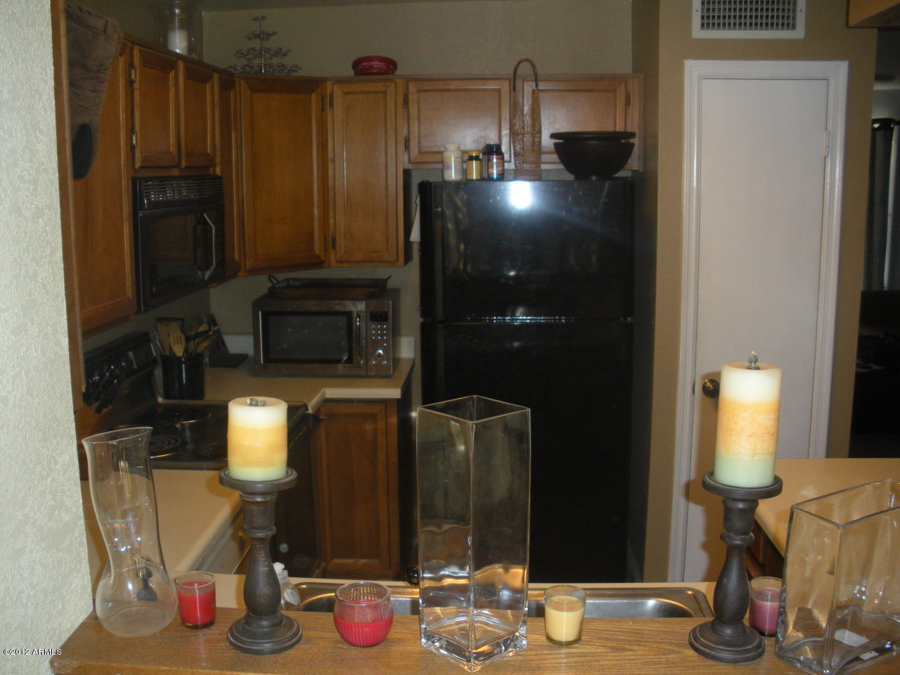 1244 East Utopia Road Phoenix, AZ 85024 - Photo 10 of 17 Dining room looking in to kitchen