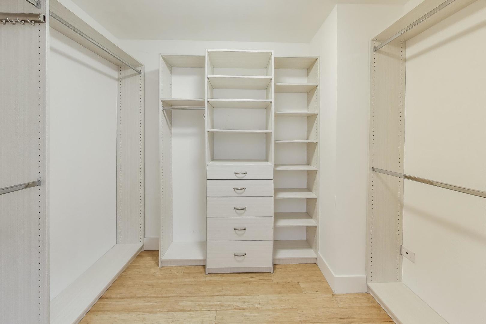 330 South Michigan Avenue, Unit 2006 Chicago, IL 60604 - Photo 14 of 23