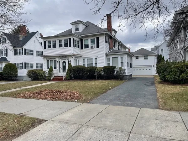 $2,650 | 136 Russell Street, Unit 1A, Worcester, MA 01609