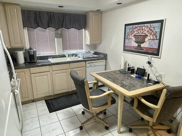 $2,650 | 136 Russell Street, Unit 1A, Worcester, MA 01609