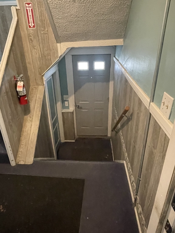 136 Russell Street, Unit 1A Worcester, MA 01609 - Photo 12 of 17 a view of an entryway