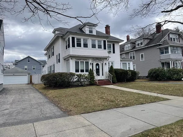 $2,650 | 136 Russell Street, Unit 1A, Worcester, MA 01609