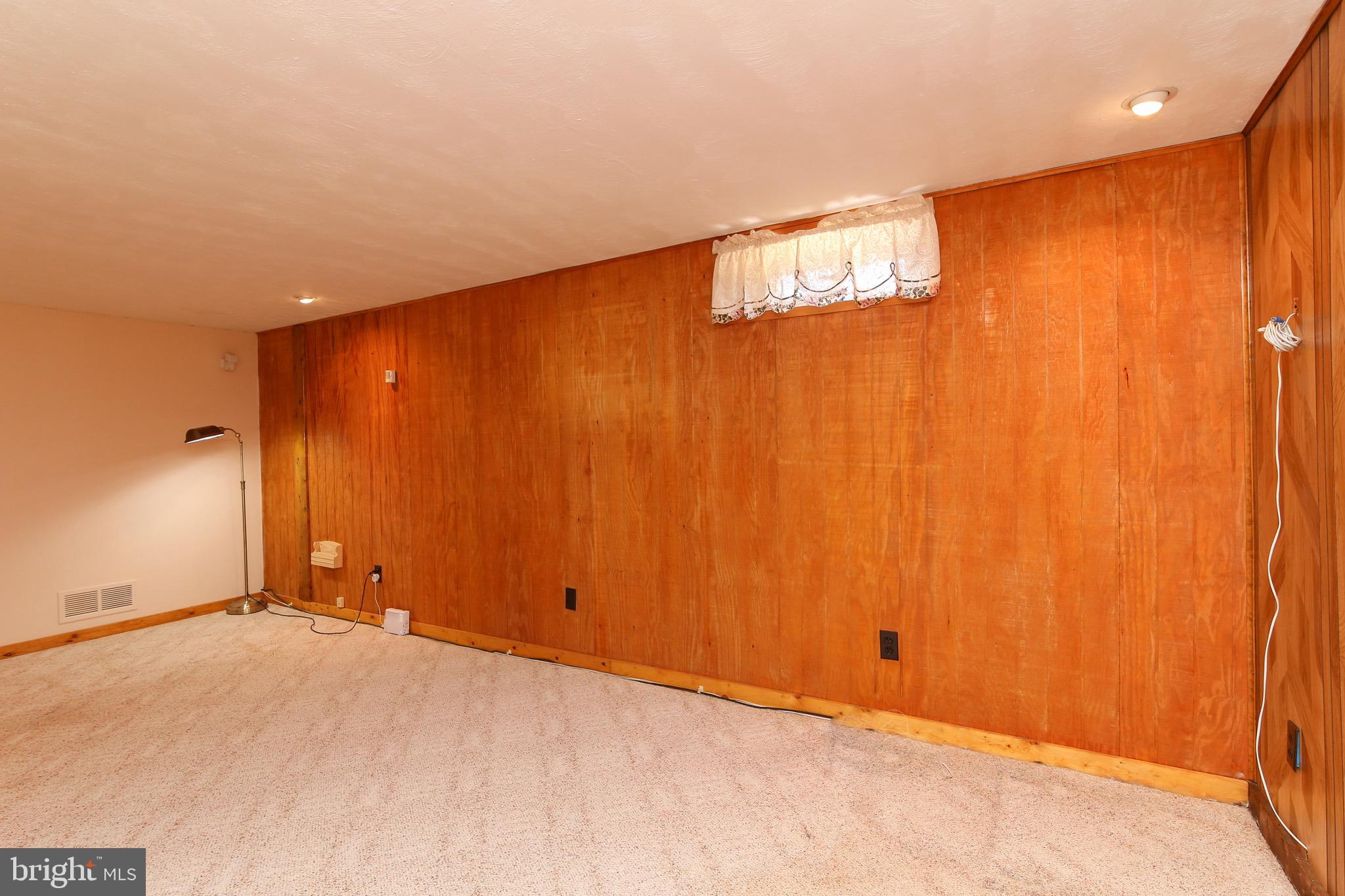 31 Battles Road Williamstown, NJ 08094 - Photo 24 of 33 Family room for entertaining