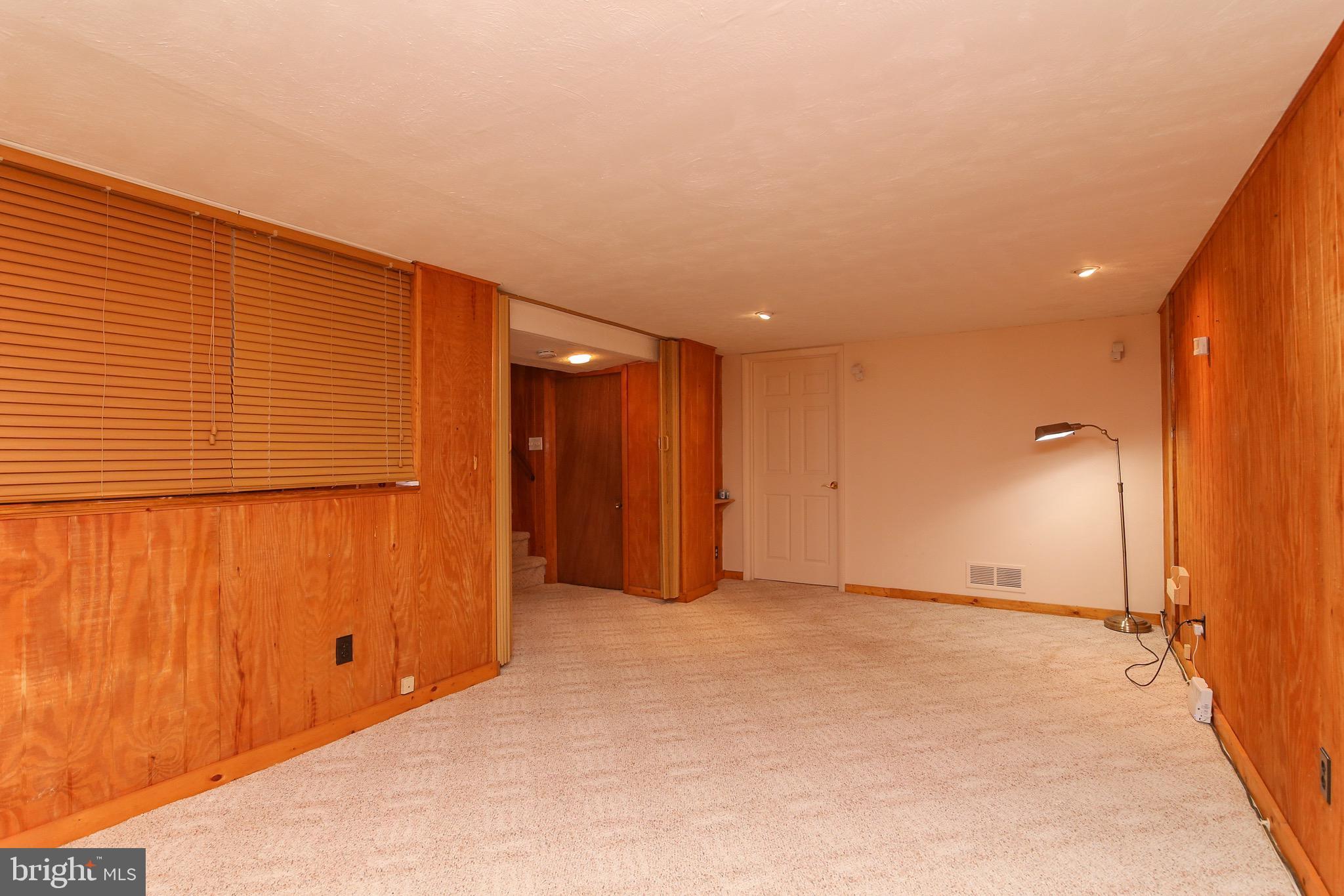 31 Battles Road Williamstown, NJ 08094 - Photo 25 of 33 Great family room