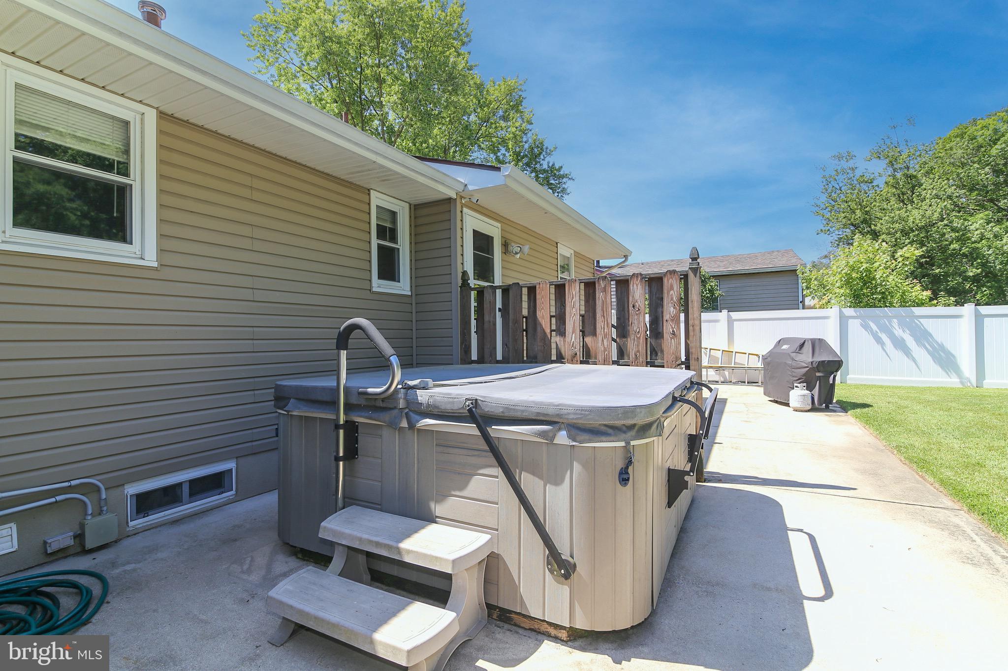 31 Battles Road Williamstown, NJ 08094 - Photo 28 of 33 Jacuzzi needs repairs- As is