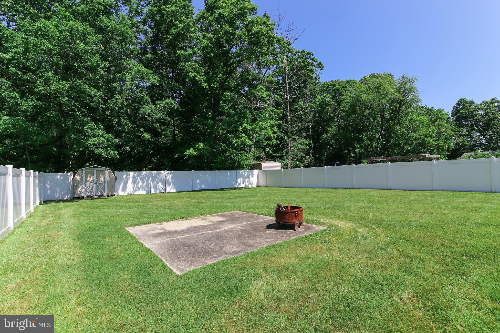 31 Battles Road Williamstown, NJ 08094 - Photo 30 of 33 Great fenced in yard