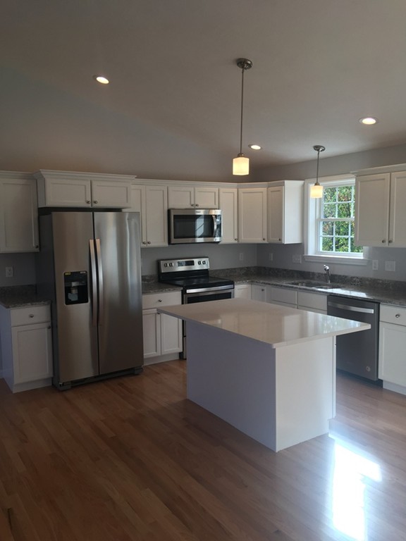 22 Doyle Street Worcester, MA 01606 - Photo 5 of 27 Gallery Image 5