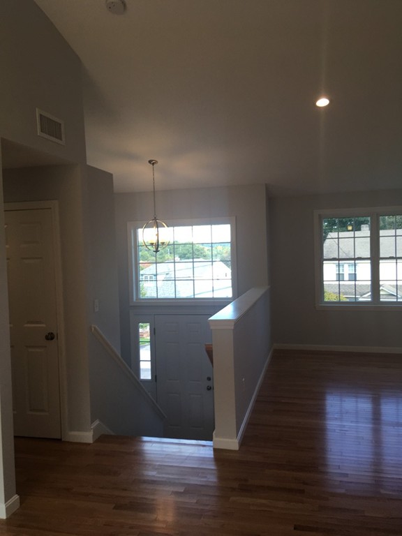 22 Doyle Street Worcester, MA 01606 - Photo 9 of 27 Gallery Image 9