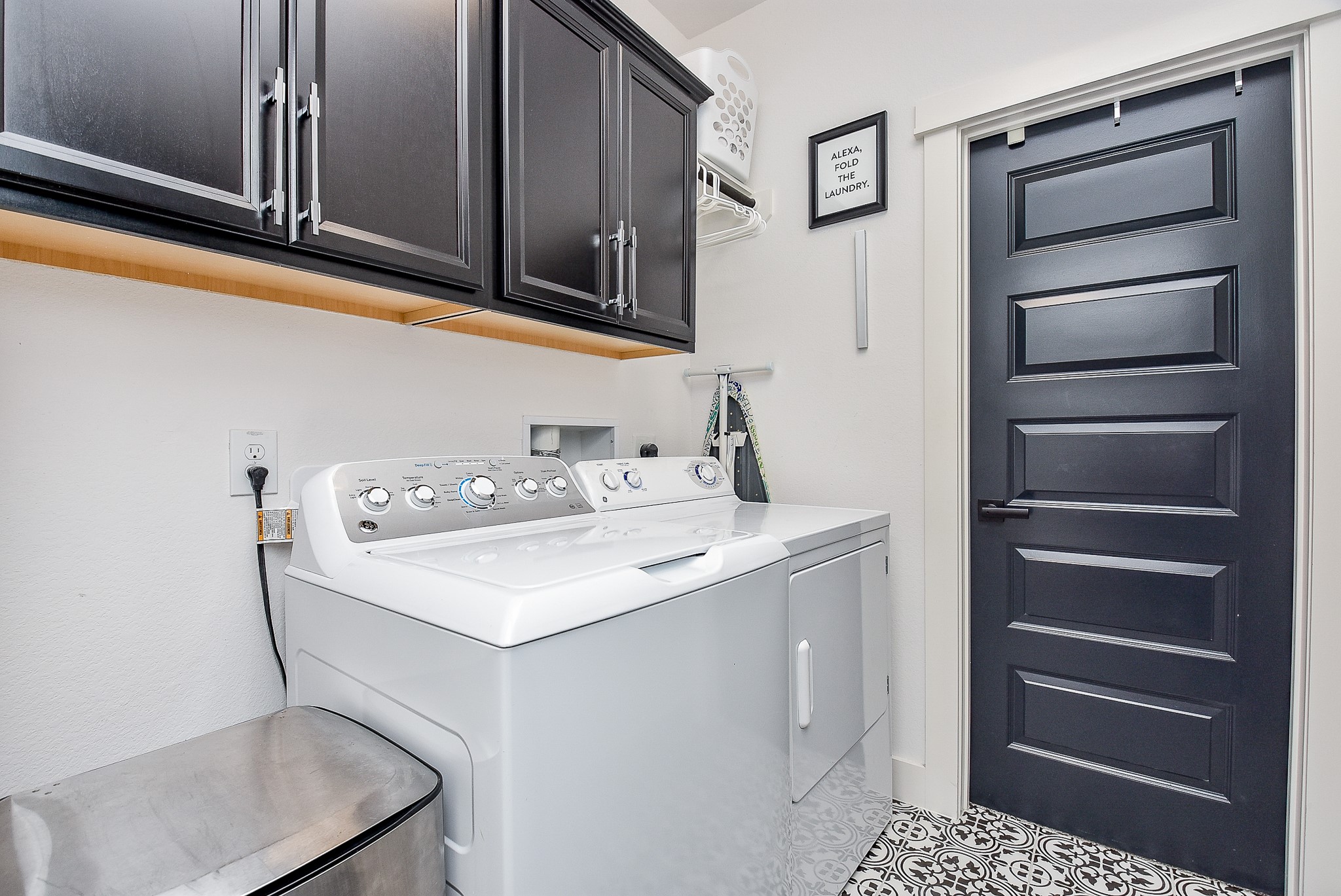 950 Ford Pines Lane Houston, TX 77091 - Photo 22 of 38 Laundryroom between closet and hallway.