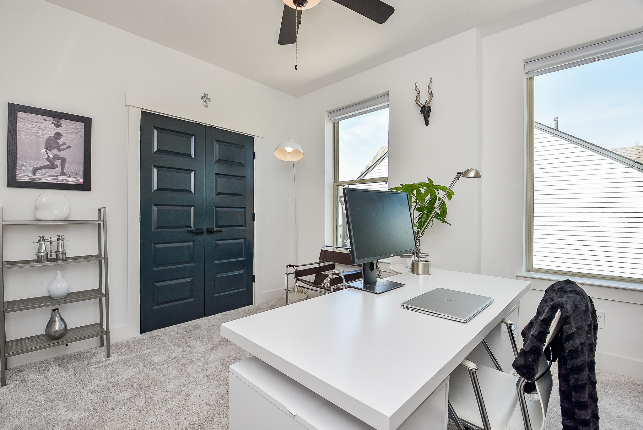 950 Ford Pines Lane Houston, TX 77091 - Photo 27 of 38 Home office or 3rd bedroom with double door closet for easy access.