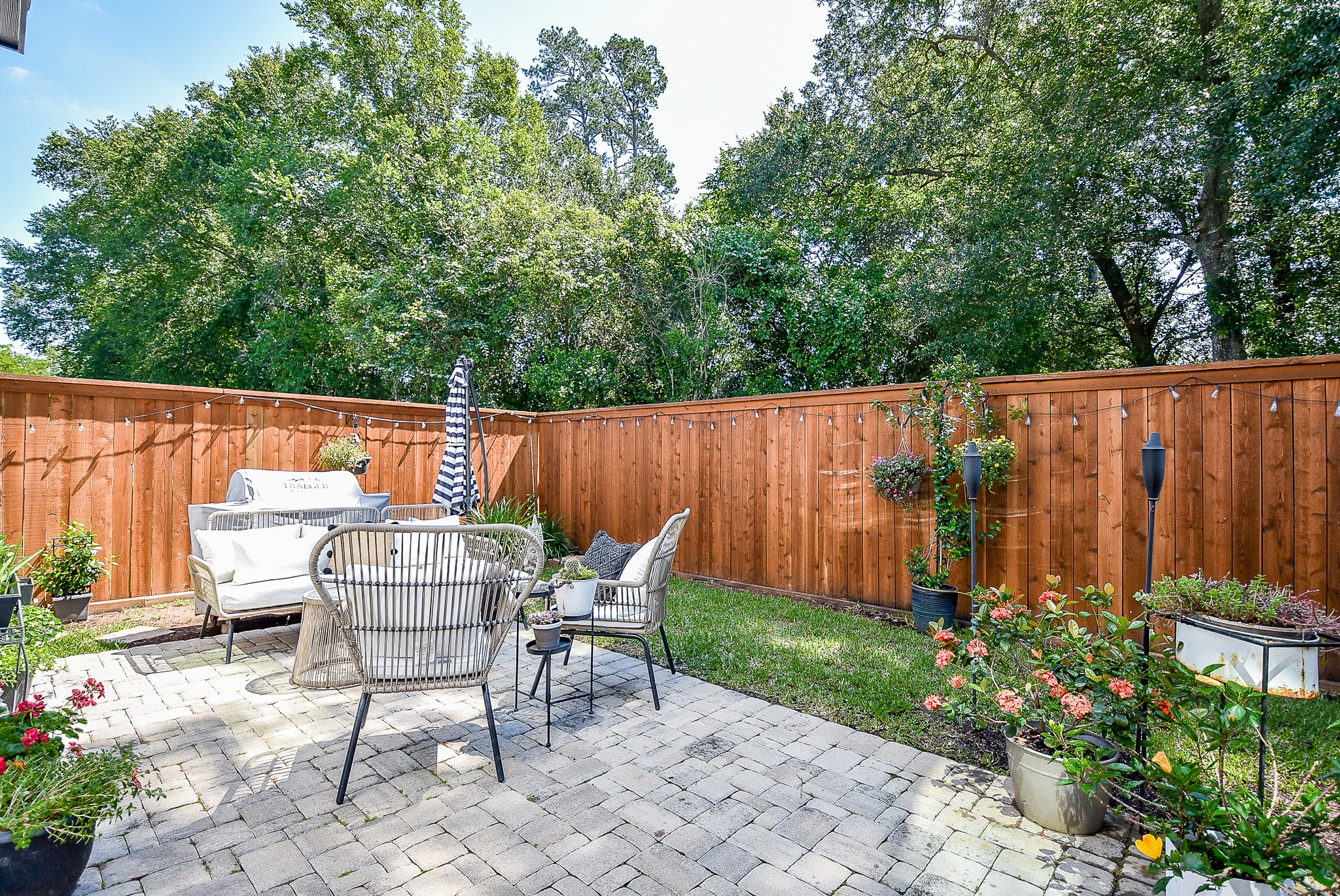 950 Ford Pines Lane Houston, TX 77091 - Photo 29 of 38 Sip some coffee and listening to the birds sing!