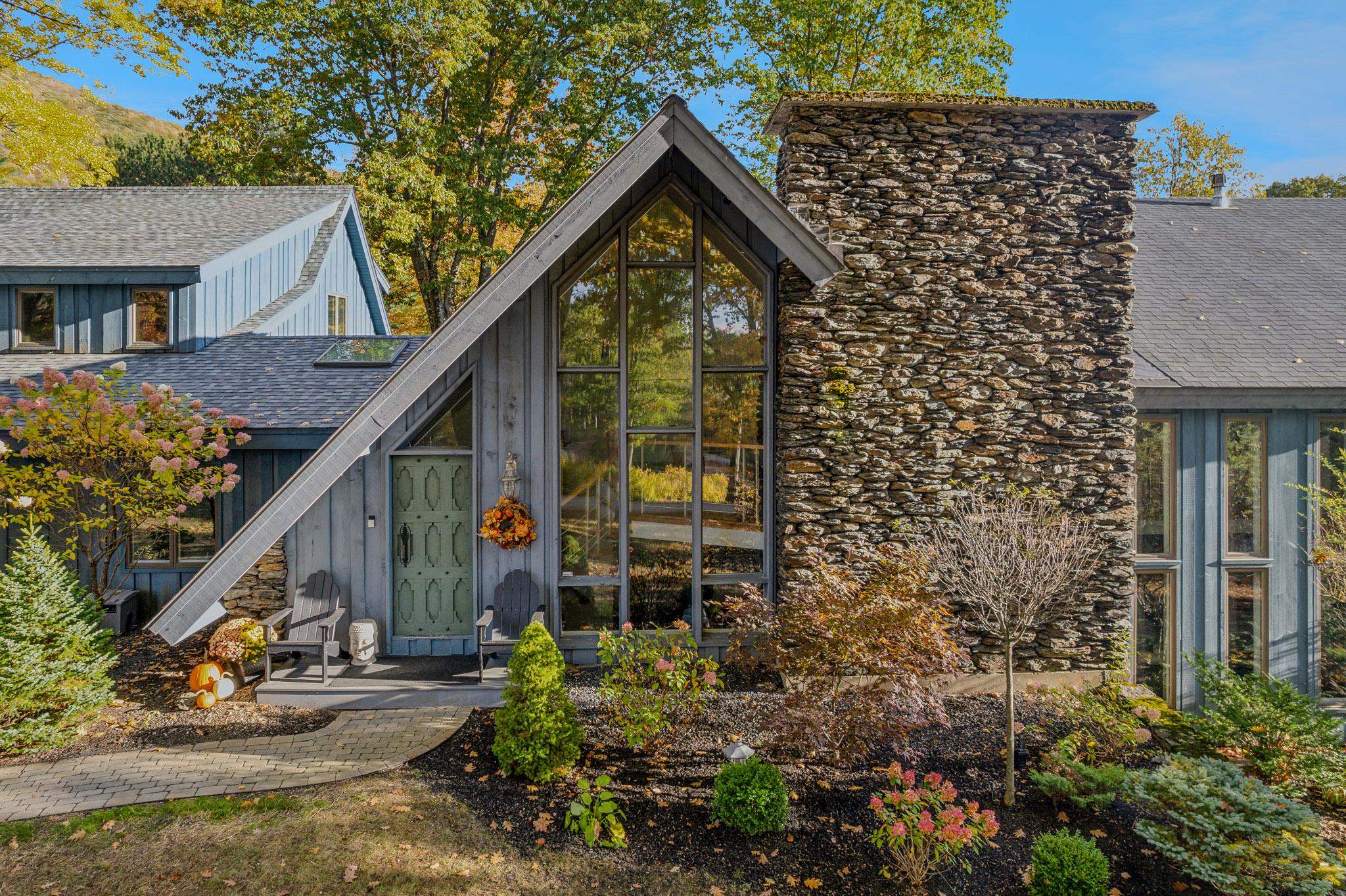 475 Brookwood Rutland, VT 05701 - Photo 3 of 44