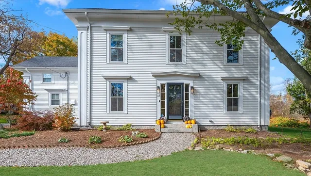 $639,000 | 13 Blackstone Street, Mendon, MA 01756