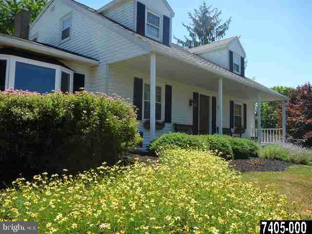 12 Washington Road New Freedom, PA 17349 - Photo 3 of 25 Gallery Image 3