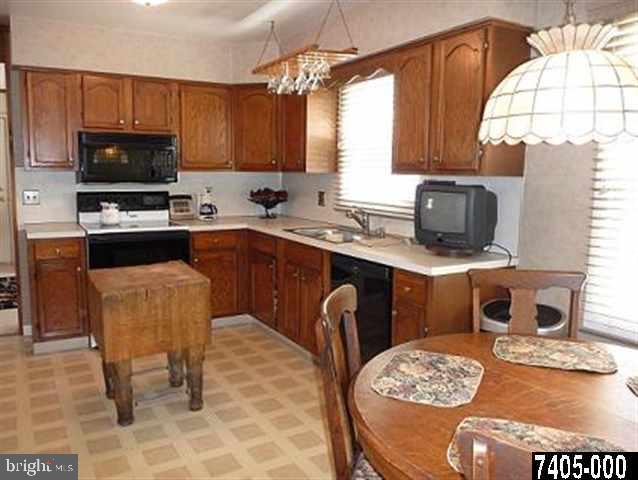 12 Washington Road New Freedom, PA 17349 - Photo 6 of 25 Gallery Image 6