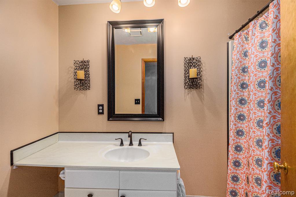 7031 Munsell Road Howell, MI 48843 - Photo 18 of 39