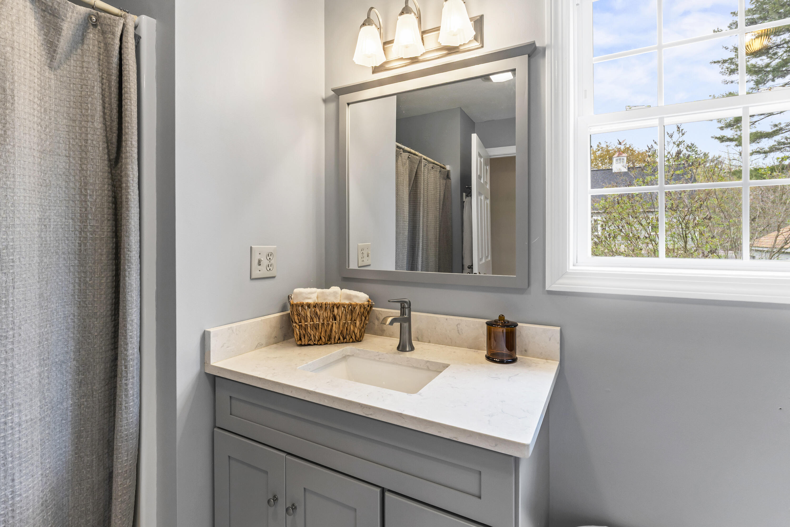 36 Plaisted Road York, ME 03909 - Photo 20 of 46 1st floor bath