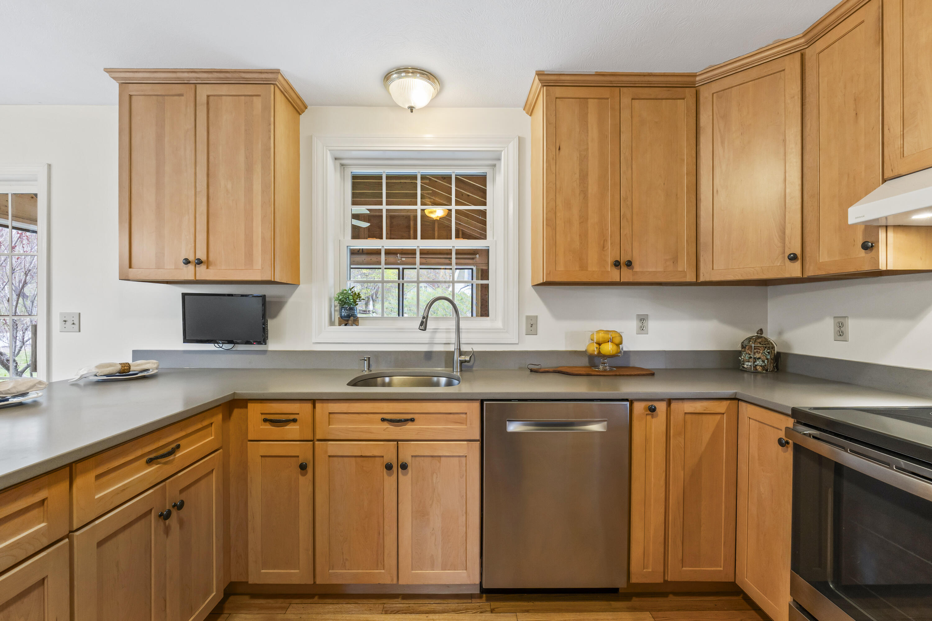 36 Plaisted Road York, ME 03909 - Photo 8 of 46 print_quality-36_Plaisted_Rd_120