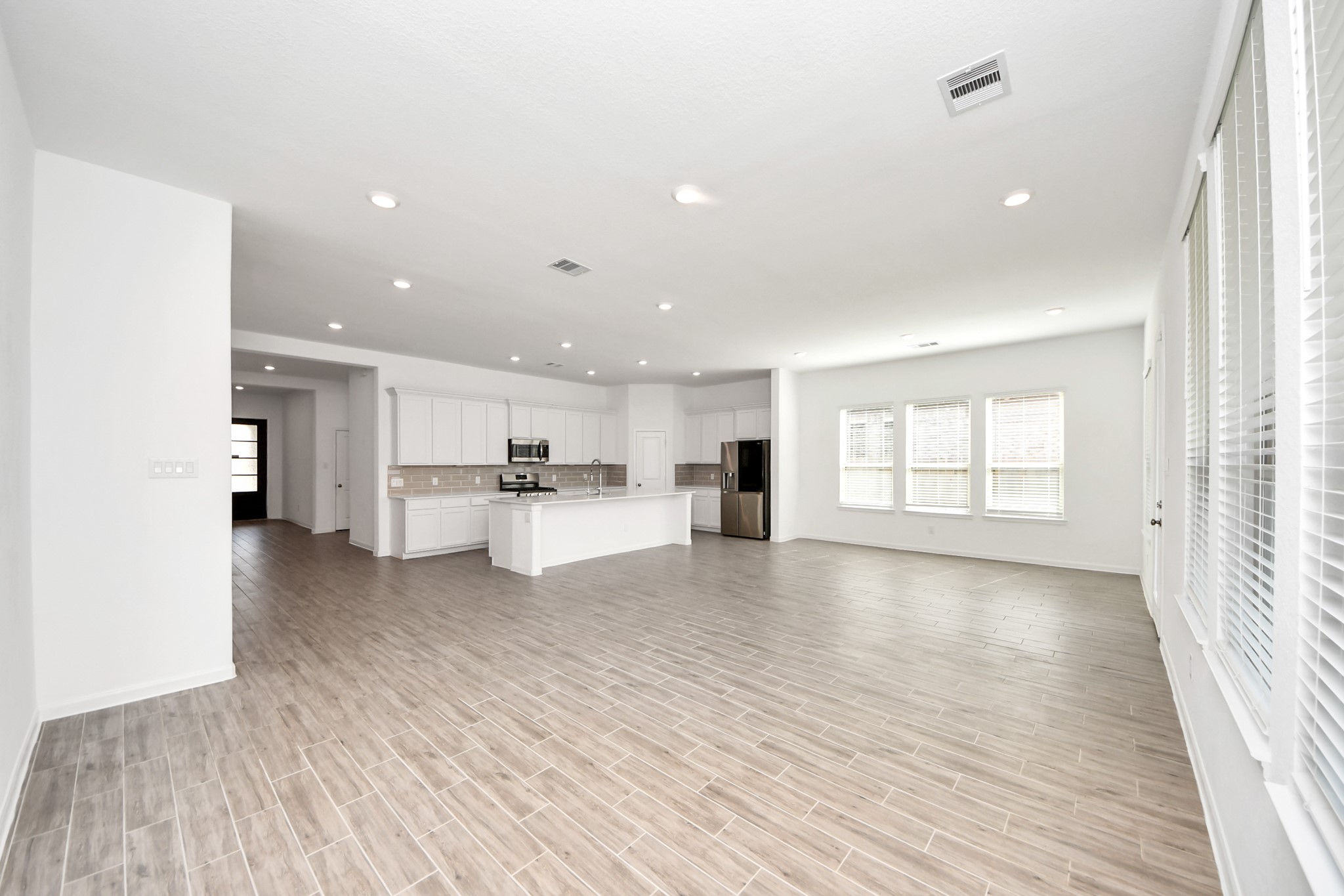 17770 Misty Brook Lane Conroe, TX 77302 - Photo 8 of 50 a view of kitchen with stove and cabinets
