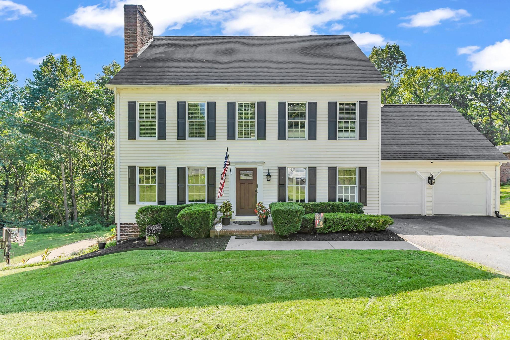 631 Golf Course Drive Elizabethton, TN 37643 - Photo 1 of 60 ARW02475