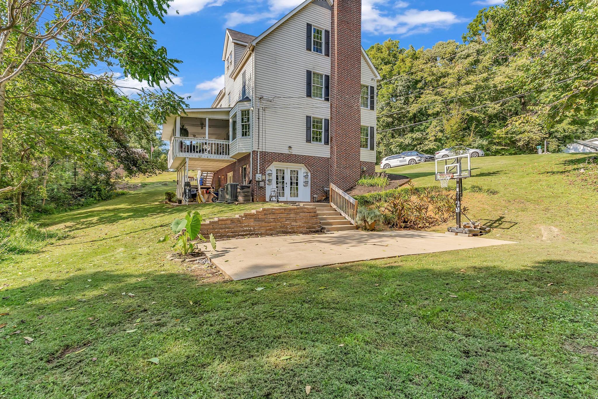 631 Golf Course Drive Elizabethton, TN 37643 - Photo 6 of 60 ARW02490