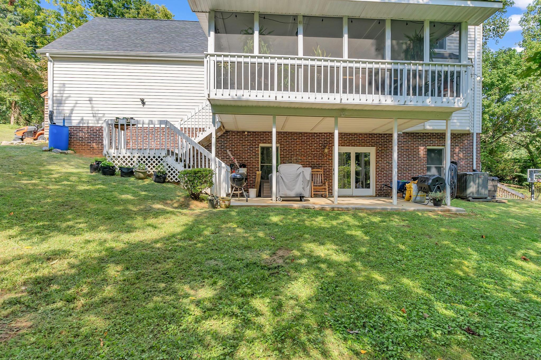 631 Golf Course Drive Elizabethton, TN 37643 - Photo 9 of 60 ARW02487