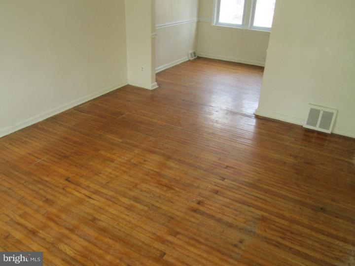 127 Margate Road Upper Darby, PA 19082 - Photo 3 of 16