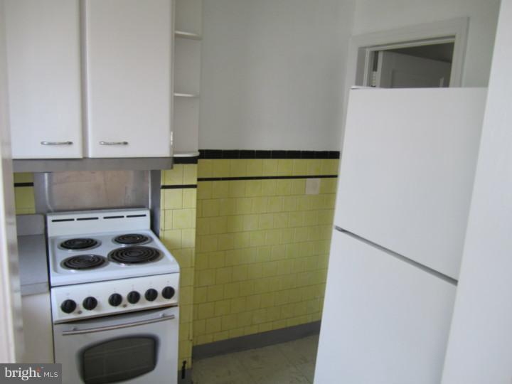 127 Margate Road Upper Darby, PA 19082 - Photo 8 of 16