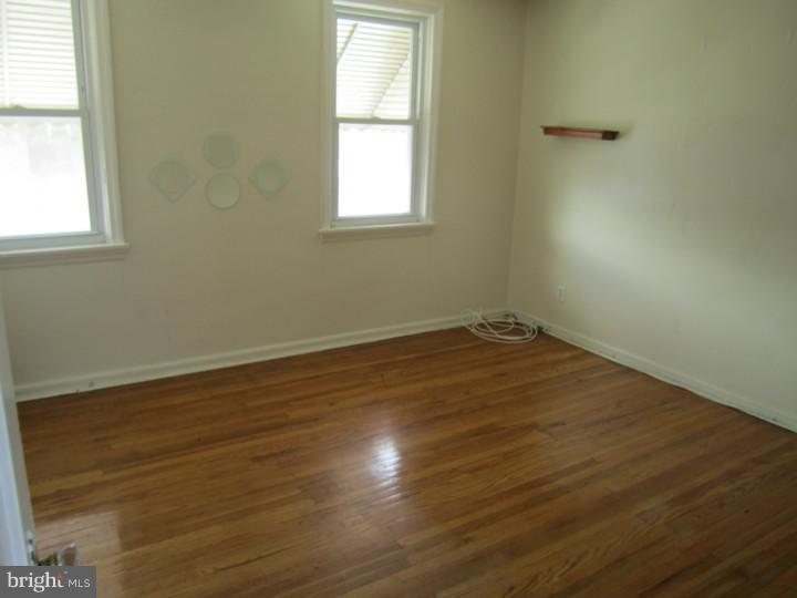 127 Margate Road Upper Darby, PA 19082 - Photo 9 of 16