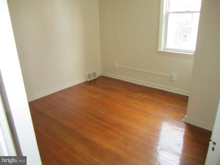127 Margate Road Upper Darby, PA 19082 - Photo 10 of 16