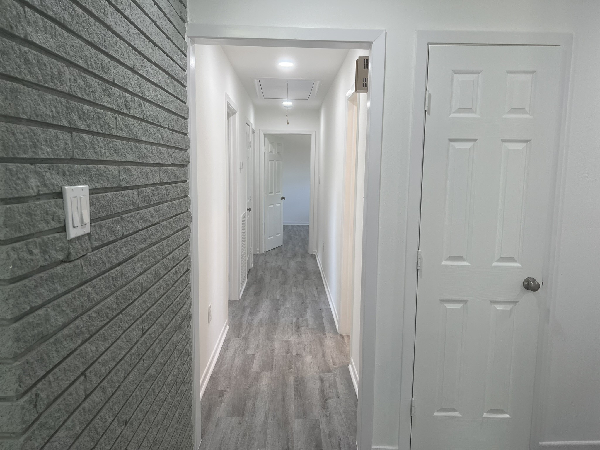 9007 Dunlap Street Houston, TX 77074 - Photo 10 of 22 Hall- No CARPET