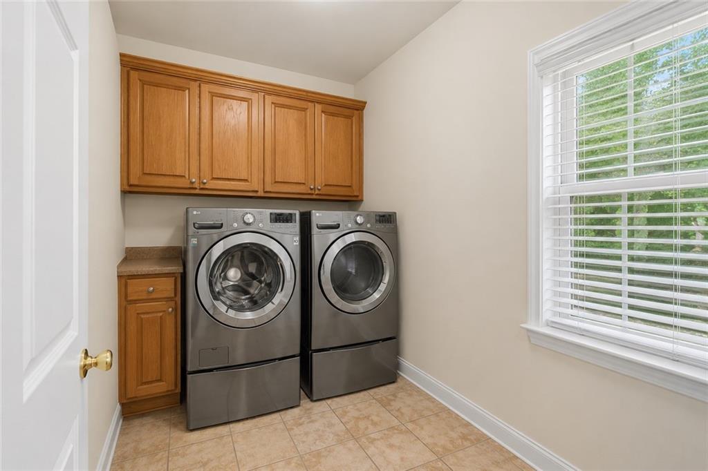 1031 Riverside Road Buford, GA 30518 - Photo 16 of 47