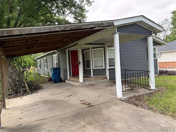 $62,000 | 306 West 5th Street, Cahokia, IL 62206