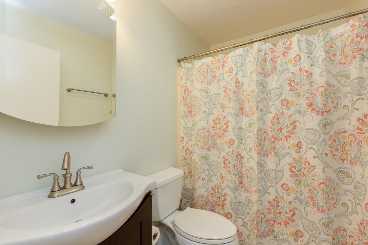210 Brook Village Road, Unit 9 Nashua, NH 03062 - Photo 14 of 23