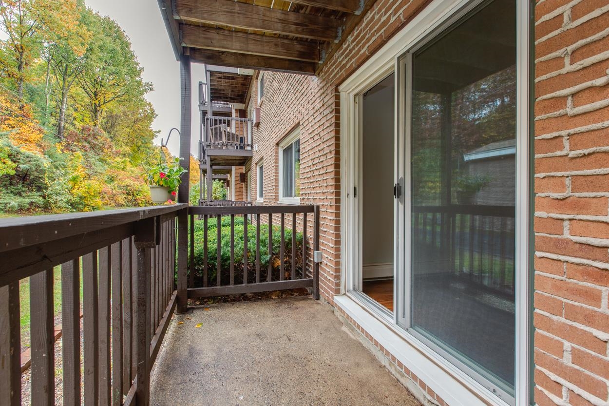 210 Brook Village Road, Unit 9 Nashua, NH 03062 - Photo 19 of 23