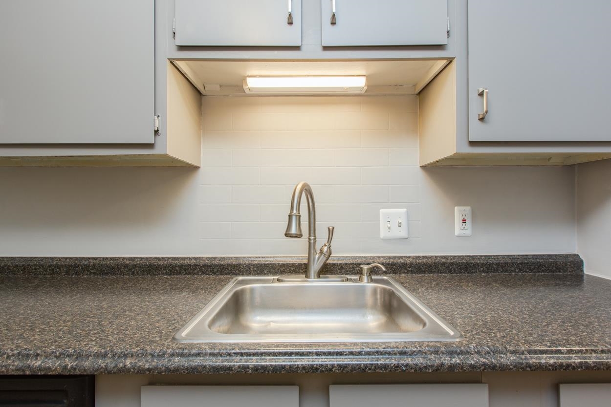 210 Brook Village Road, Unit 9 Nashua, NH 03062 - Photo 6 of 23