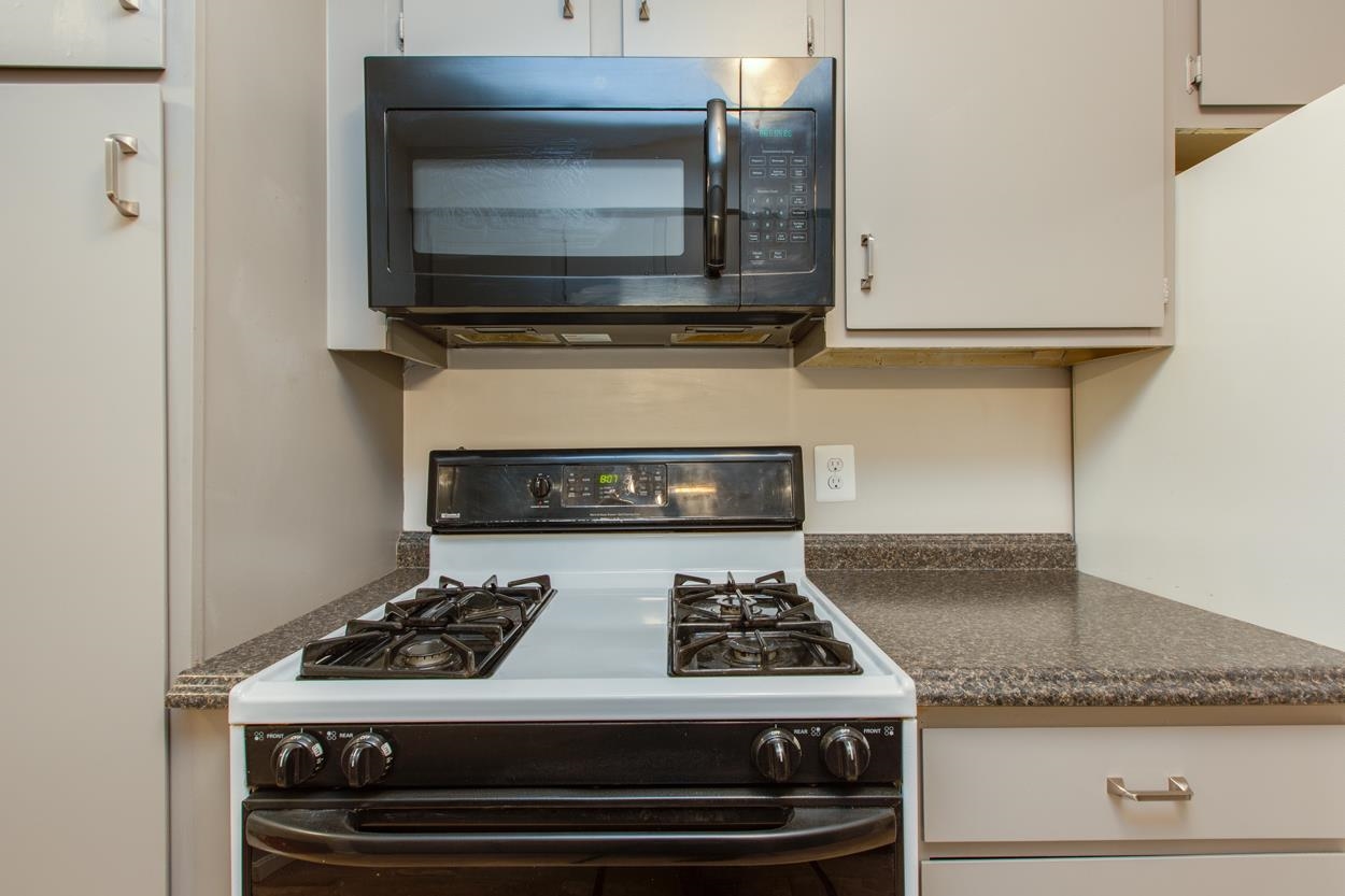 210 Brook Village Road, Unit 9 Nashua, NH 03062 - Photo 7 of 23