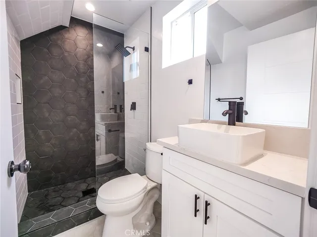 $3,738 | 3809 West Exposition Boulevard, Unit 1/2, Los Angeles, CA 90016