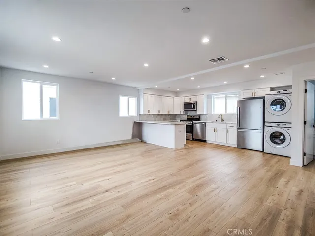 $3,738 | 3809 West Exposition Boulevard, Unit 1/2, Los Angeles, CA 90016