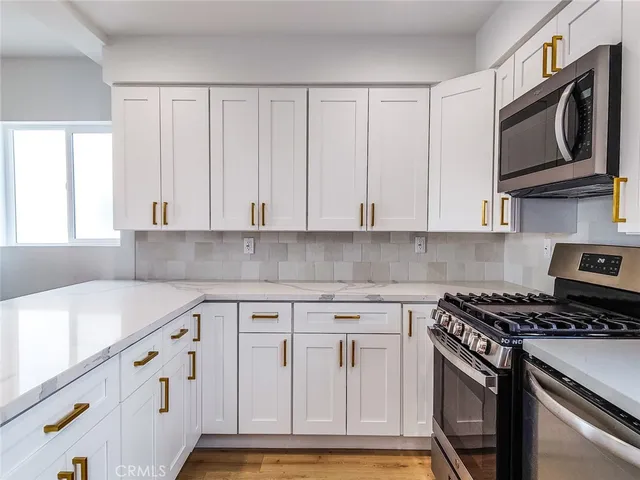 $3,738 | 3809 West Exposition Boulevard, Unit 1/2, Los Angeles, CA 90016