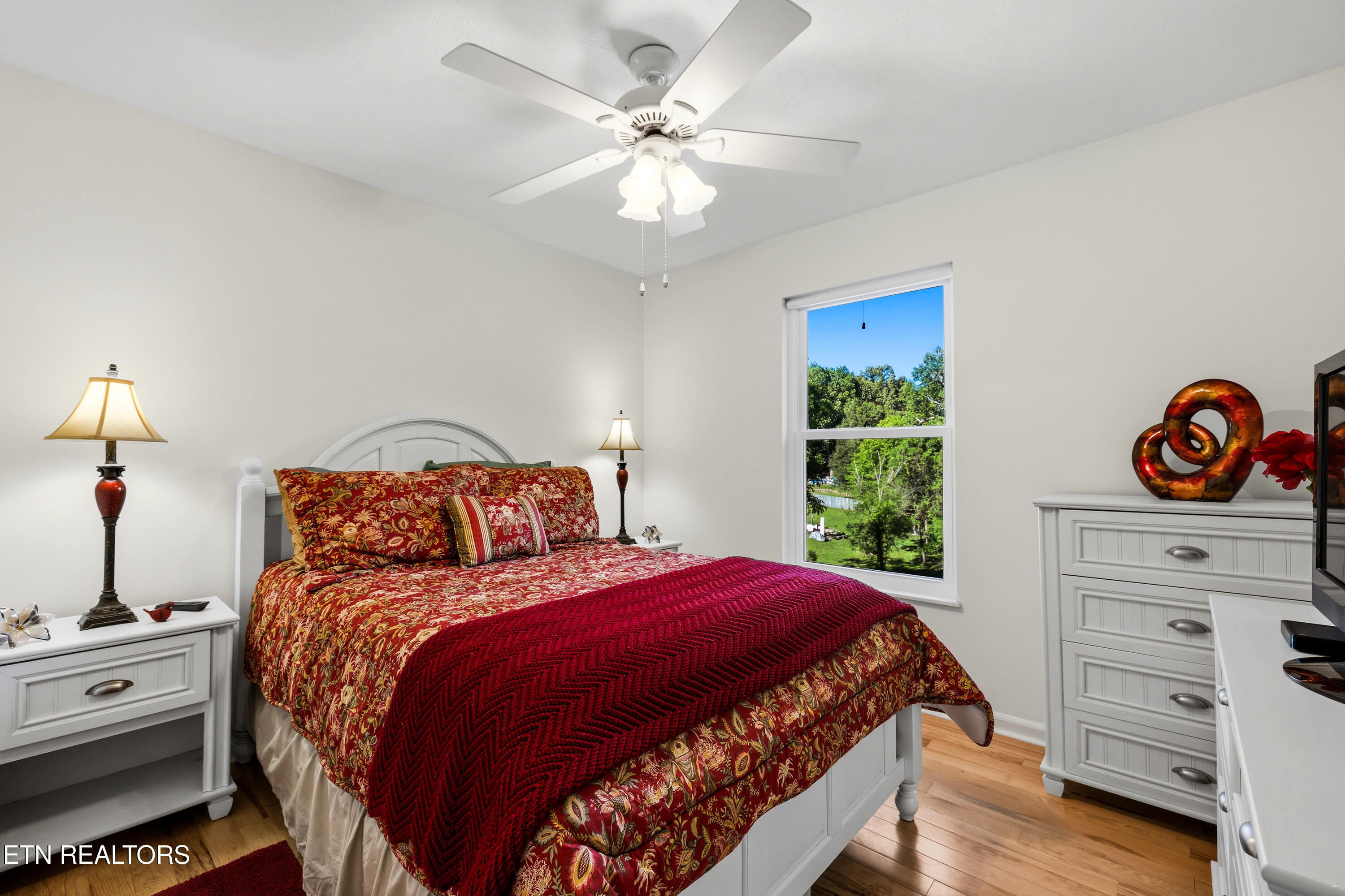 6835 Rambling Brooks Lane Knoxville, TN 37918 - Photo 29 of 35 Upstairs Bedroom