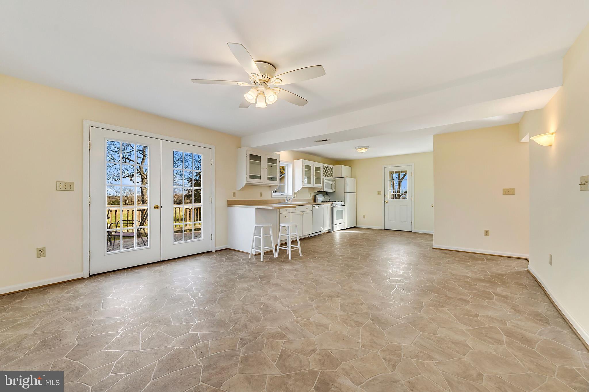 9863 Meetze Road Midland, VA 22728 - Photo 15 of 29 Kitchen - view 4