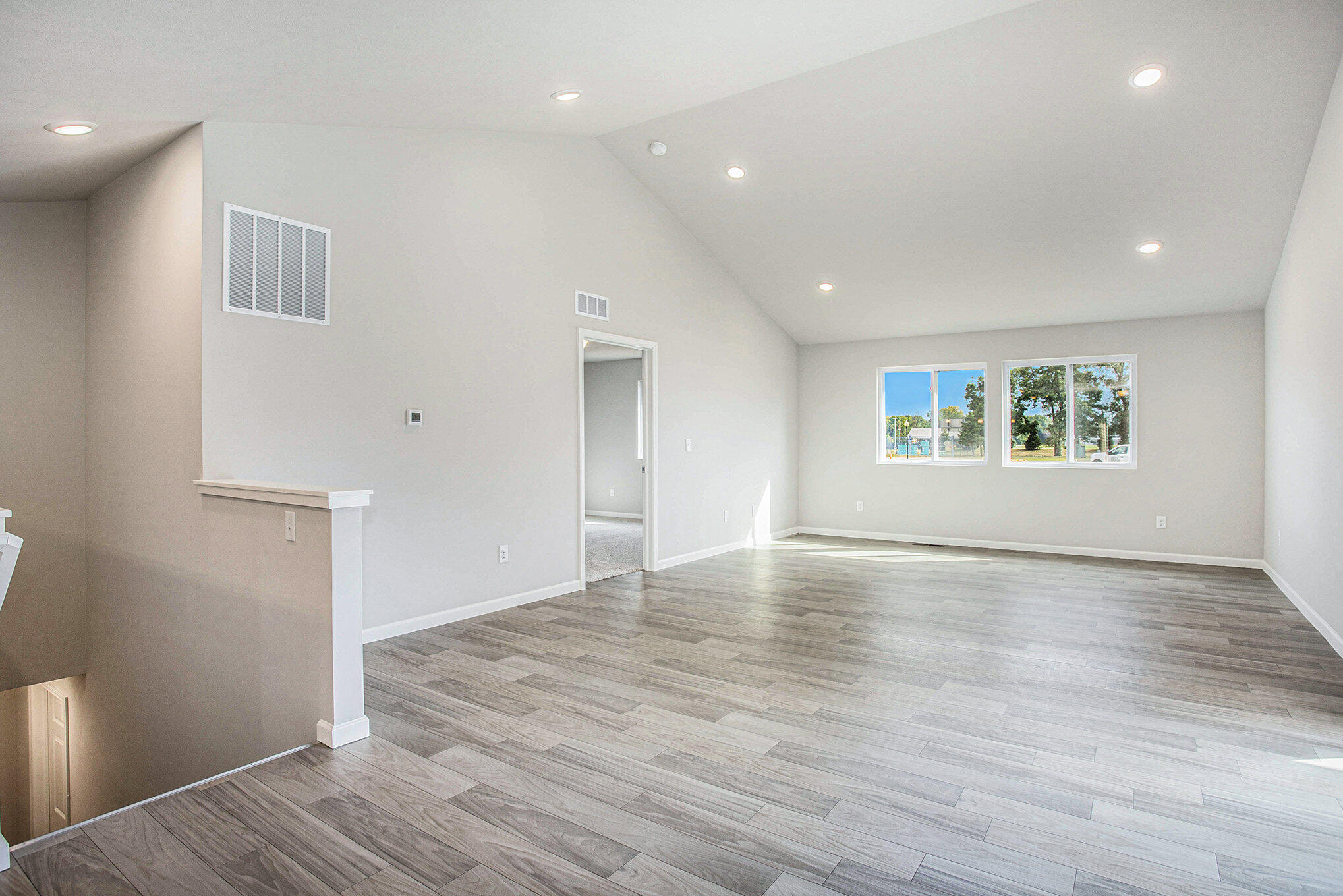 497 McKinley Three Rivers, MI 49093 - Photo 3 of 18 MTR017-V1245DF-Great Room2