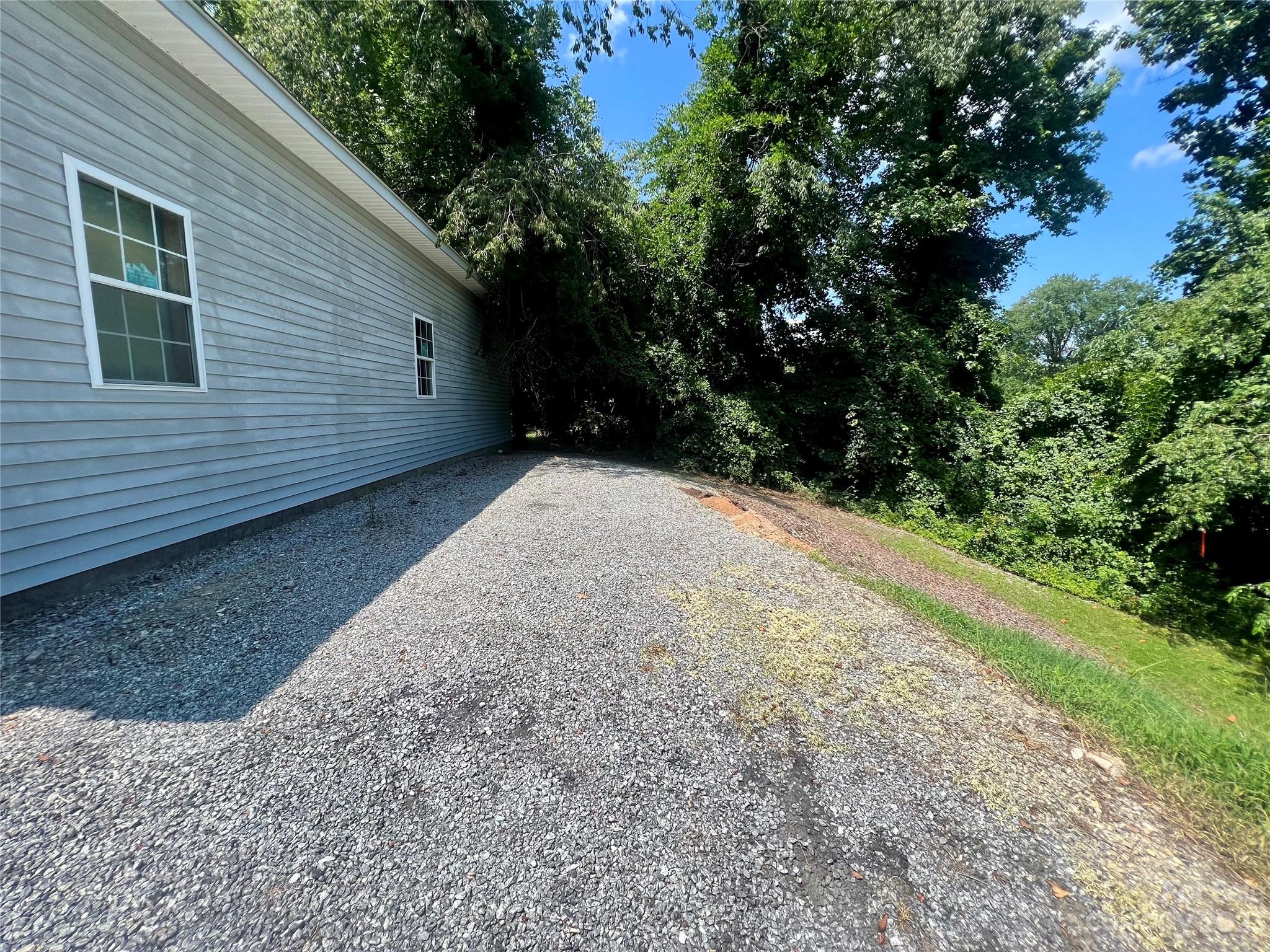 930 Kanuga Road Hendersonville, NC 28739 - Photo 28 of 30 Gallery Image 28